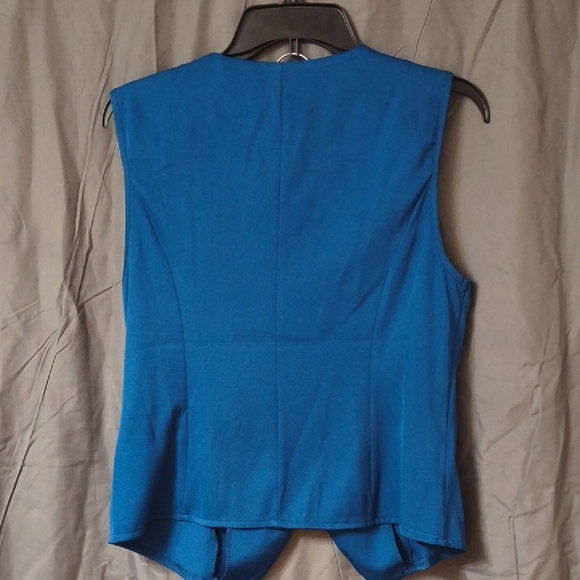 NEW 💙 Sleeveless Button-Up Vest w Matching Full Skirt Size Medium - Picture 4 of 8